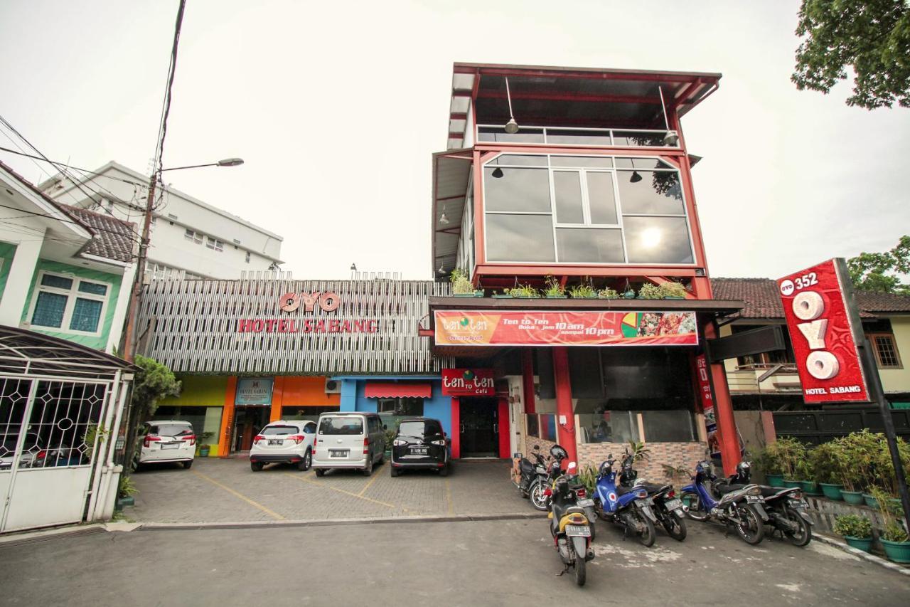 Vaccinated Staff - Oyo 352 Homestay Sabang Bandung Eksteriør bilde